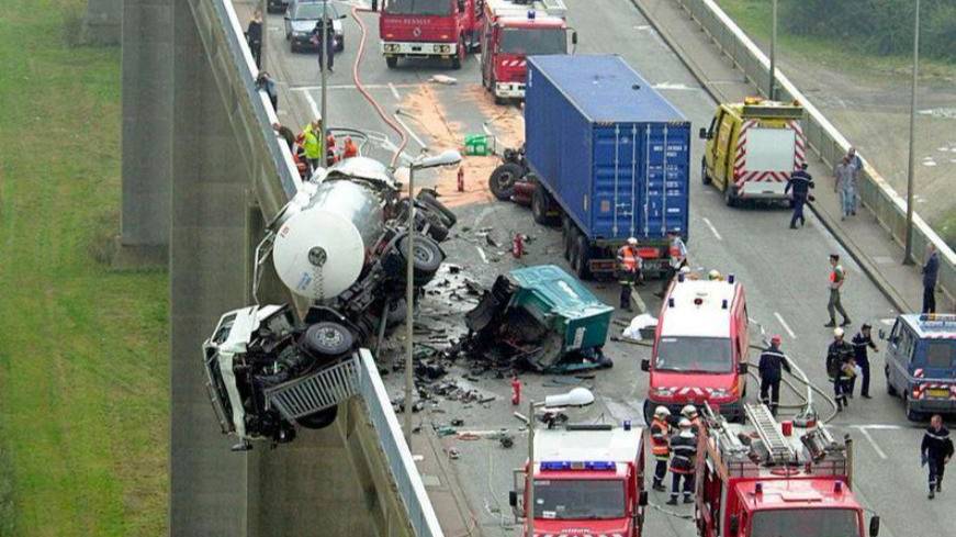 Аварии и ДТП на дорогах ТОРОПЫГИ за рулем смотреть онлайн