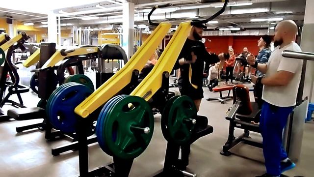 Бородач Vs Бородача. Битва за тренажер. апрель 2017г.