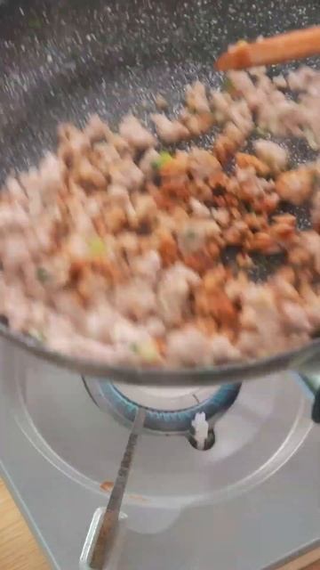 【肉沫蒸蛋】比布丁還嫩滑的蒸蛋，現炒肉末往上一澆，後悔米飯燜少了【拾味爸爸】