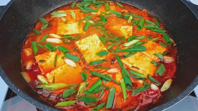 Готовим Популярный Корейский Суп - КИМЧИ ТИГЕ❗ Простой, пошаговый Рецепт вкусного супа. смотреть онлайн