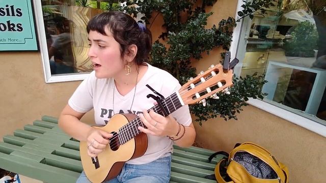 Goddess Tripping - Daniella Goldfine (Busking in Taos, NM) смотреть онлайн