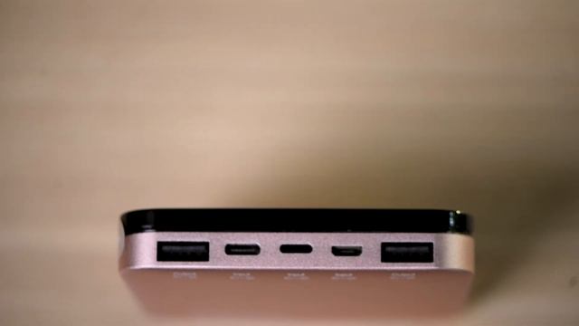 Trên tay pin dự phòng Pisen Led Alu và Mini Mirror 10.000 mAh смотреть онлайн