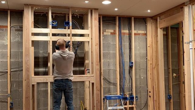 Iris Street Renovation - Week 70 смотреть онлайн