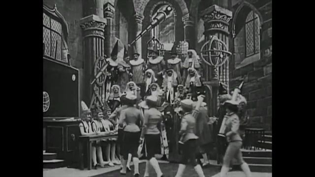 1001 FYMSBYD: A Trip to the Moon (1902) смотреть онлайн
