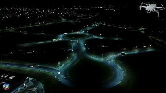 4k Ultra HD, Beautiful Flight over Motorways of England M1 Junction 11a, Hubsan Zino Mini Pro Drone смотреть онлайн