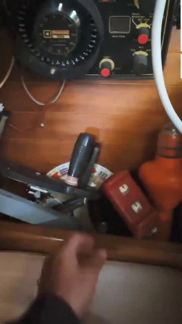 Bavaria 1130 (1982 года): Немецкое качество | Обзор перед покупкой #обзоряхты #bavaria #яхтинг смотреть онлайн