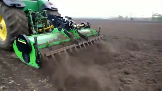 ROTACIONI PLUG FARMTEC AGRI Moravica, repište,Traktor John Deere 8295 R i Farmtec AGRI смотреть онлайн