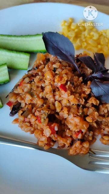 Ужин 🍜🌿 Ризотто из гречки с томатами и базиликом