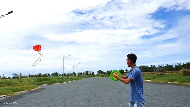 Review Tay Quay Thả Diều & Thả Diều Bạch Tuộc Khí Động Học 5,5m II Phi Vi Lốc смотреть онлайн