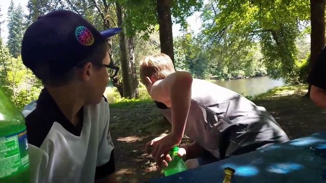 Banana and Sprite Challenge смотреть онлайн