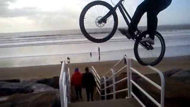 Lloyd price biking it смотреть онлайн