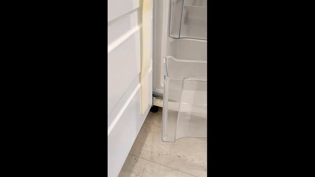 встраиваемый холодильник на кухне смотреть онлайн