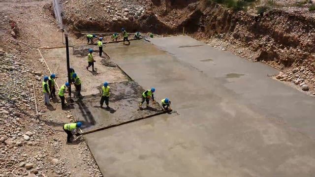 Съемка строительного процесса SF Building смотреть онлайн
