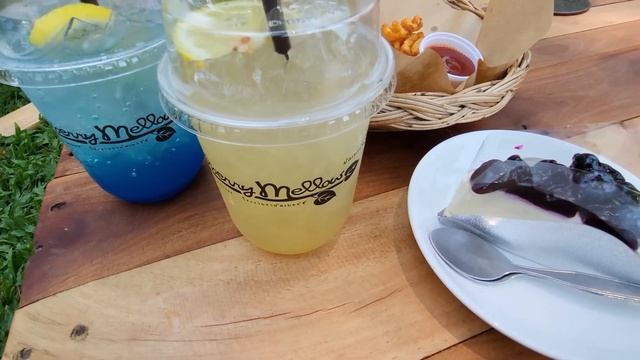 Mulberry Mellow ร้านคาเฟ่ในกาญจนบุรีที่บรรยากาศสุดประทับใจ #สวนสวย ร่มรื่นและต้นไม้ใหญ่มาก!!! смотреть онлайн