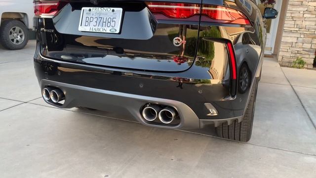 2021 Jaguar F-PACE SVR Exhaust With Cutouts смотреть онлайн