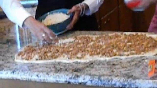 3 Sisters Cooking Italian: Sausage and Cheese Calzone Roll смотреть онлайн