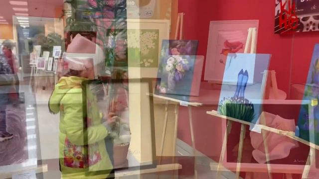 Выставка картин «Цветы» изостудии «Красный квадрат»