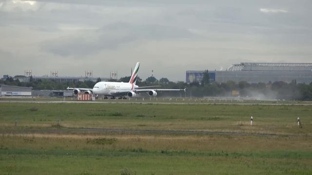 AIRBUS A380 CLOUD CUTTING + A380 Head-on LANDING + DEPARTURE (4k)