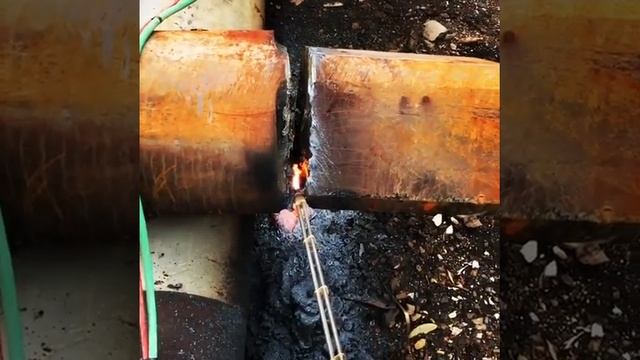 #металл #реки #лом #рекомендации #спецтехника #резкаметалла #искра #резак #квадрат смотреть онлайн