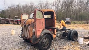 Нашли FORD 1942 года с двигателем V8! Заведется ли?!