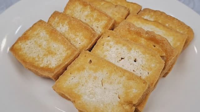 Как вкусно пожарить ТОФУ❗ Жареный ТЫБИ (ТУБУ) - Самый легкий и быстрый рецепт! смотреть онлайн
