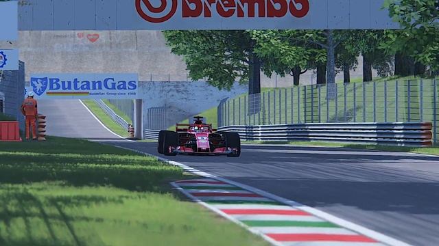 Ferrari F1 2018 vs Ferrari F1 2000 - Monza смотреть онлайн