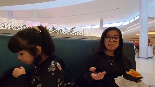 #mukbang #sushi #mallofamerica Another Mukbang With The Girls Sushi Burrito From Poukei