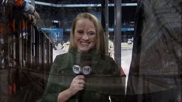 Julie In Game PIT and NYI смотреть онлайн