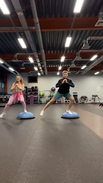 ТРЕНИРОВКА НА BOSU / ФИТНЕС #bosu #2021 #fitness смотреть онлайн
