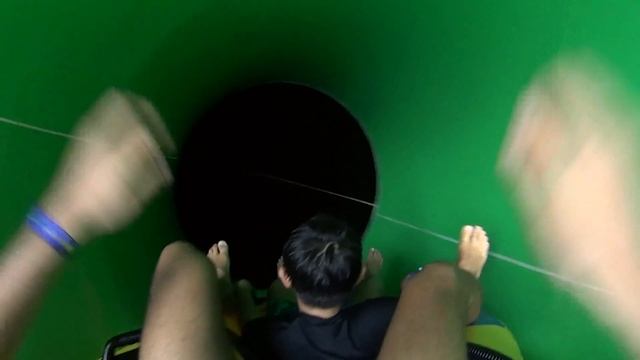 Boomerang Jump Water Slide at Cartoon Network Amazone Waterpark смотреть онлайн