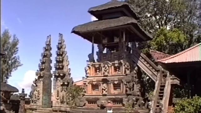 Viaje a Bali - Julio 1993 - Pura Luhur Batukaru смотреть онлайн