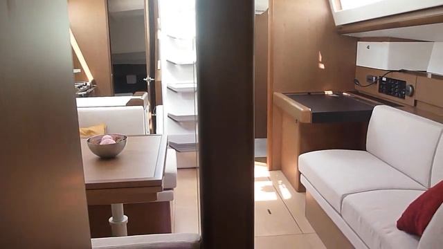 Sea Ventures NEW Jeanneau 44DS Interior