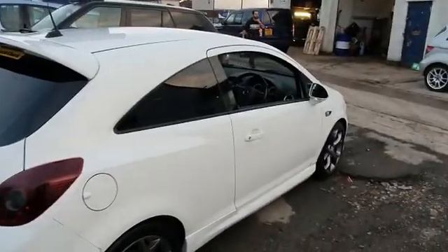 Vauxhall Corsa 1.6 i Turbo 16v VXR 3dr смотреть онлайн