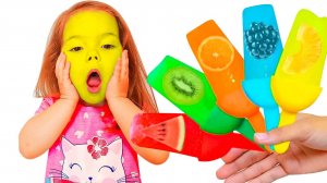 Настя играет с подружкой Евой