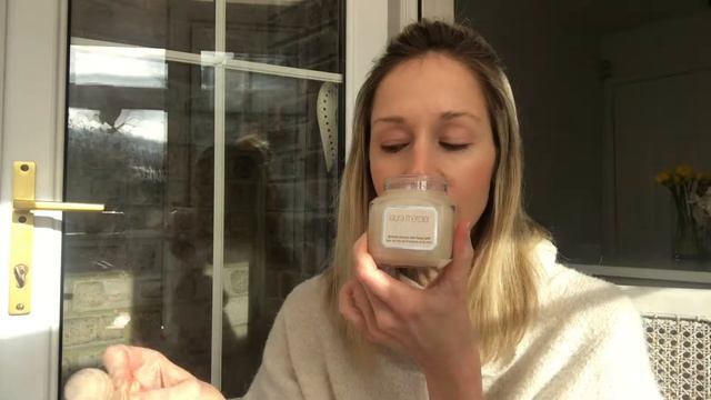 Laura Mercier Almond and Coconut Body Products Review смотреть онлайн