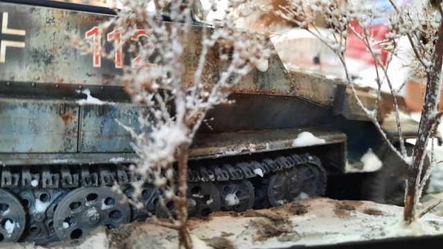 Tamiya 1/35 Hanomag Sdkfz 251/1 - Winter Diorama Build смотреть онлайн