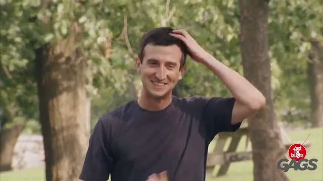 Just For Laughs Gags 50 Running like Usain Bolt Olympics Edition смотреть онлайн