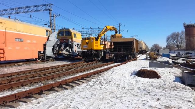 Geismar KGT-4RS N020. Разгрузка хоппер-дозаторного вагона трактором на комбинированном ходу. смотреть онлайн