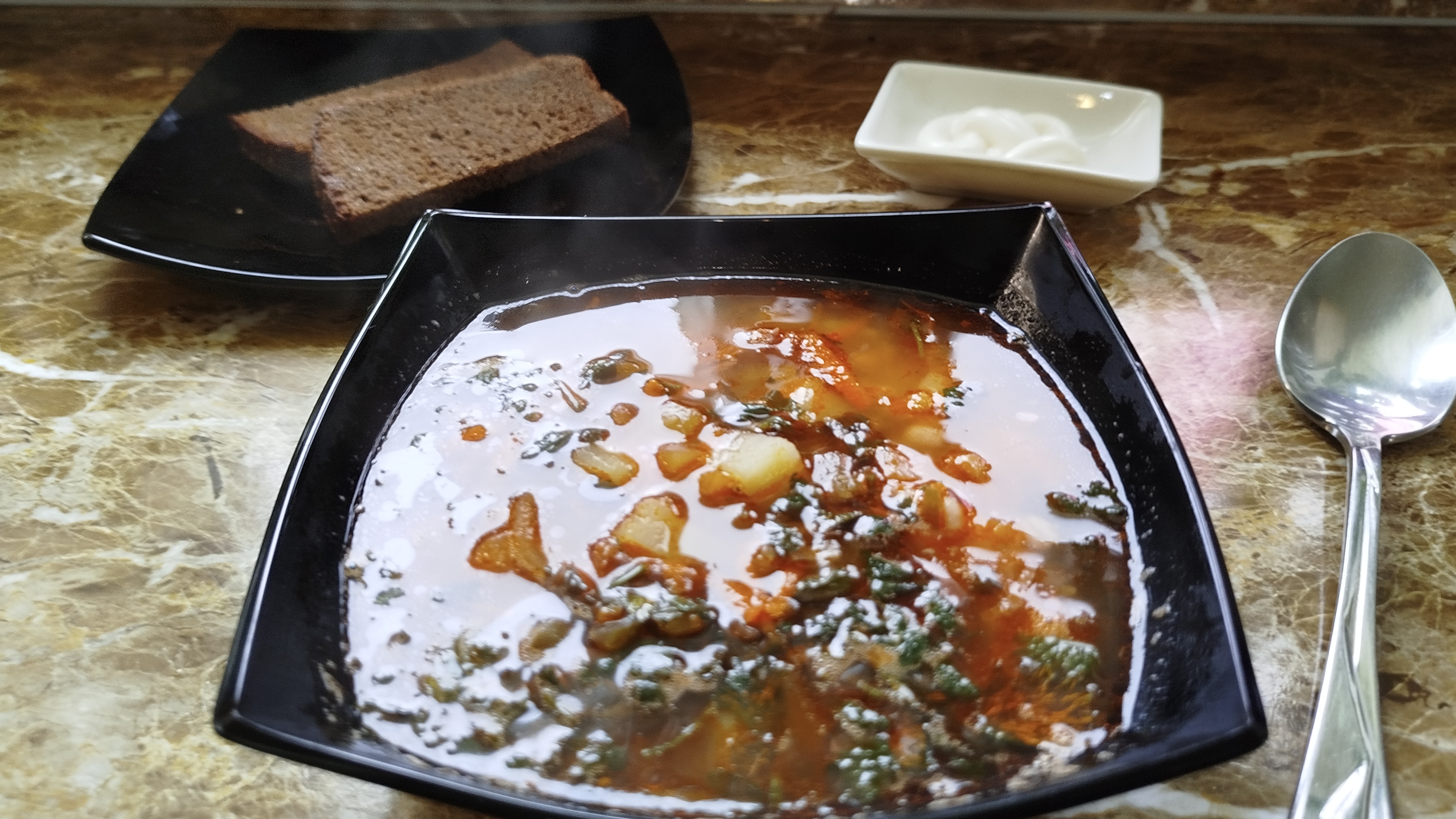 Рассольник, наваристый с перловкой и огурчиками хрустящими!