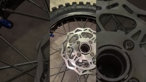 Замена подшипников ступицы на эндуро мотоцикле, быстро, недорого и без спец инструмента!