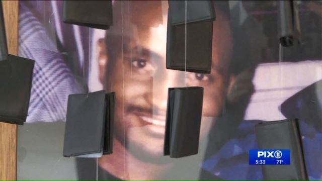 Bold pop-up museum puts spotlight on controversial 'broken windows' policing смотреть онлайн