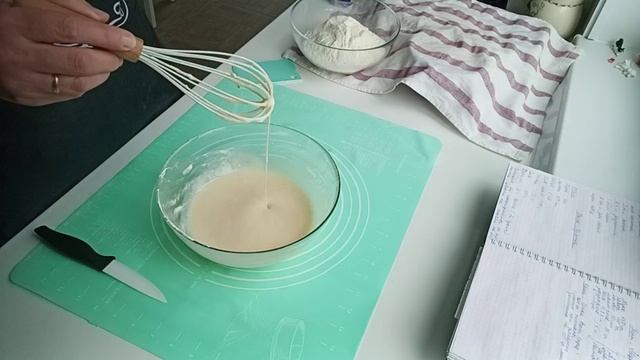 Всё утро тряслась, потому что идти в зубной 🫣 От радости напекла МЕДОВОЕ ПЕЧЕНЬЕ 🍪 смотреть онлайн