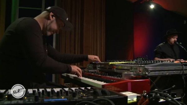 SOHN performing "Signal" Live on KCRW