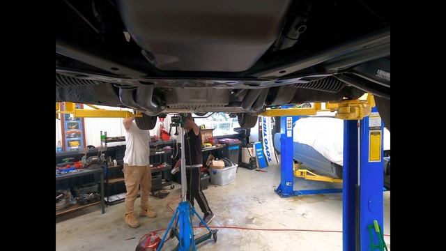 VN Calais build Part 9 - Exhaust смотреть онлайн