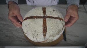 Пшенично-ржаной подовый хлеб на закваске.