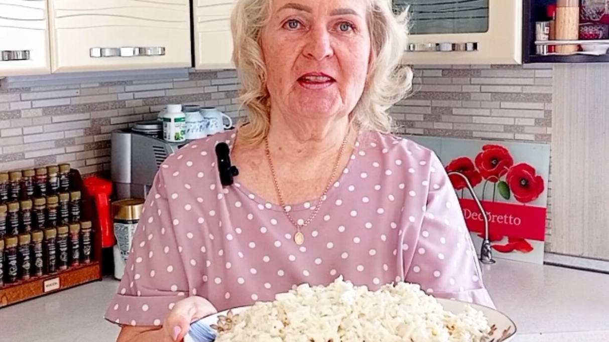 Салат 🥗 с курицей и яблоками 🍎 смотреть онлайн