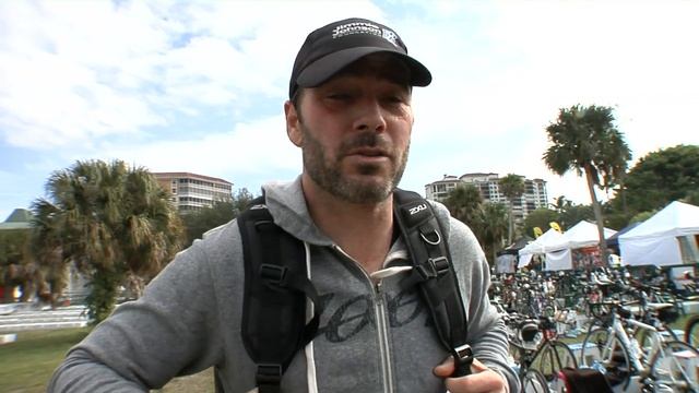 NASCAR'S Jimmie Johnson on HITS Triathlon смотреть онлайн