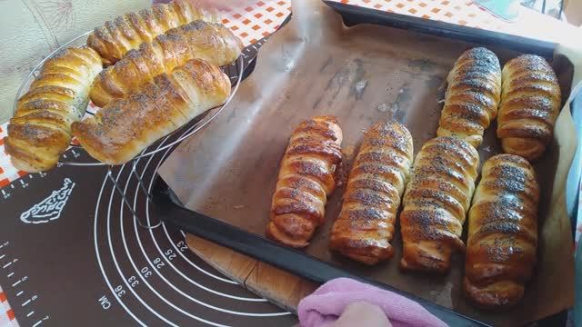 Рецепт булочек молочных к чаю. Очень нежные, тают во рту.