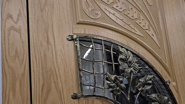 Современная и элегантная входная дверь со стеклом и ковкой с наивысшим показателем безопасности смотреть онлайн