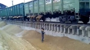 Открытие люков на полувагонах